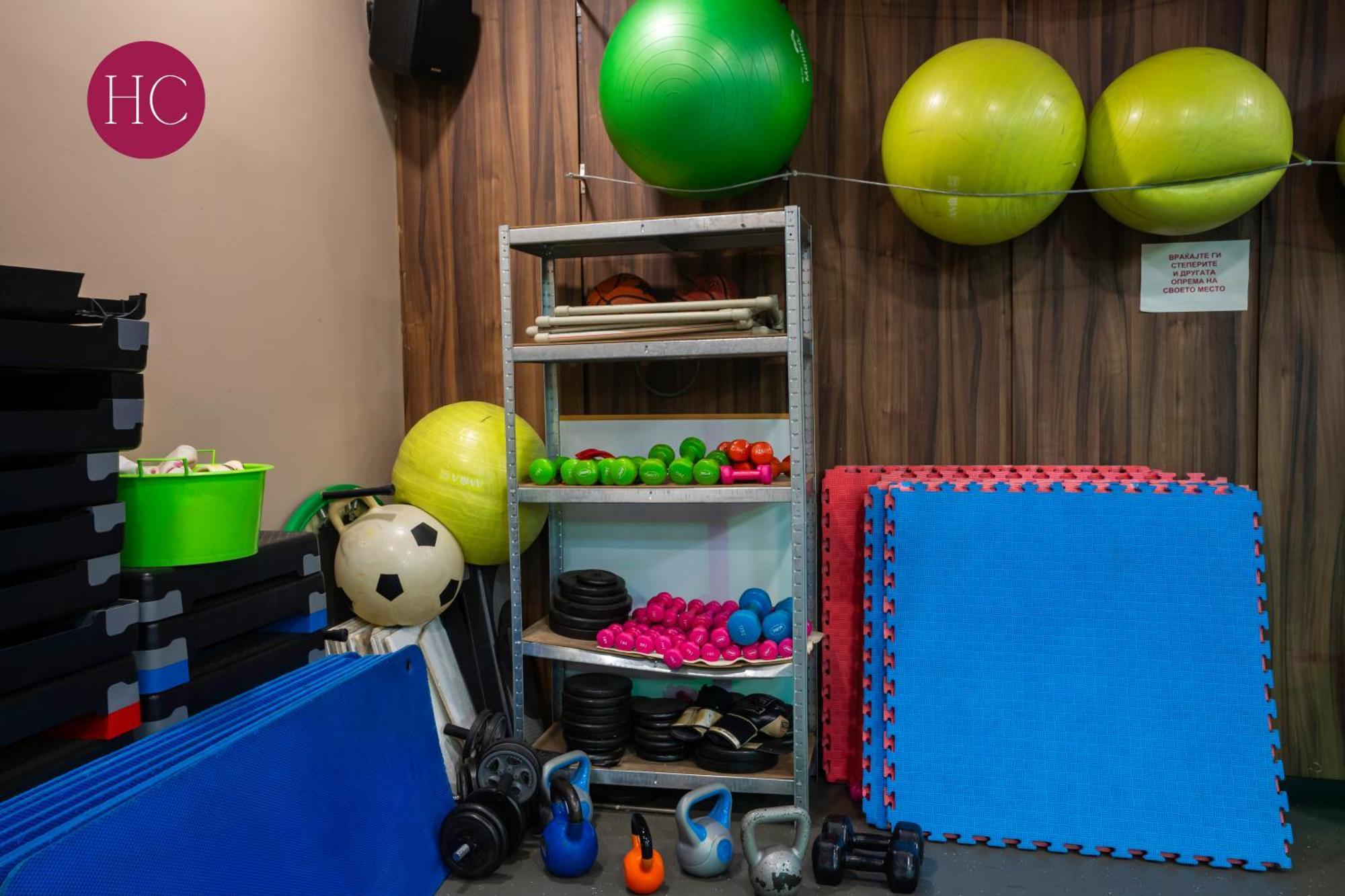 Vinica Central Hotel, Fitness And Spa מראה חיצוני תמונה
