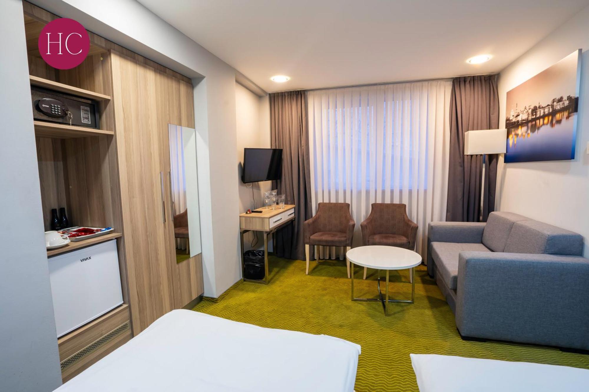 Vinica Central Hotel, Fitness And Spa מראה חיצוני תמונה