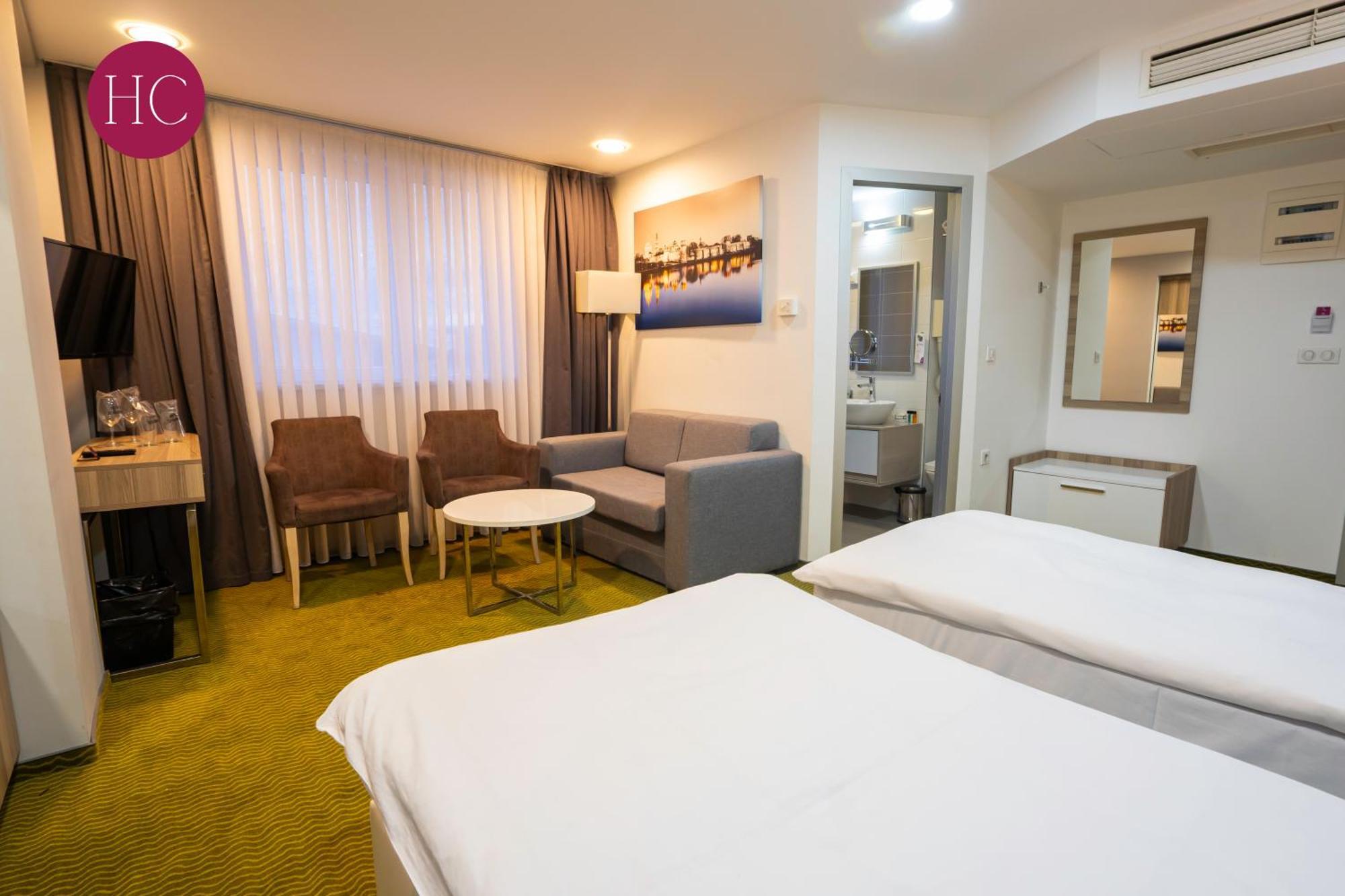 Vinica Central Hotel, Fitness And Spa מראה חיצוני תמונה